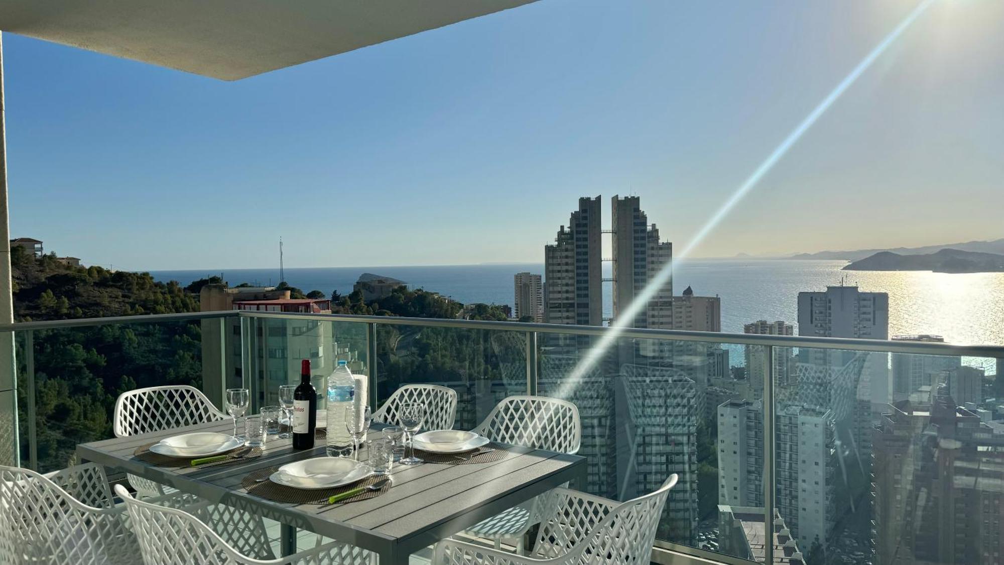 Highrise Apartment With Stunning Views From Private Balcony 85 Benidorm Exterior foto